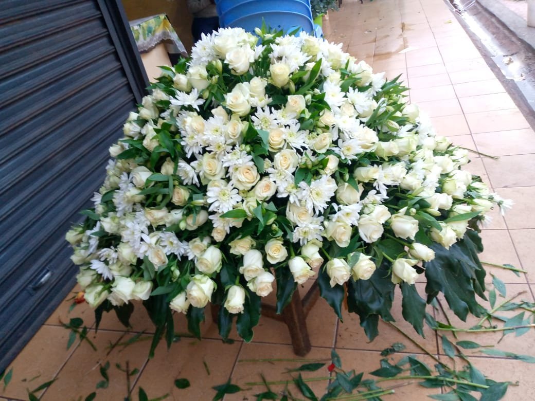 CASKET SPRAY 😢🥺 photo 4